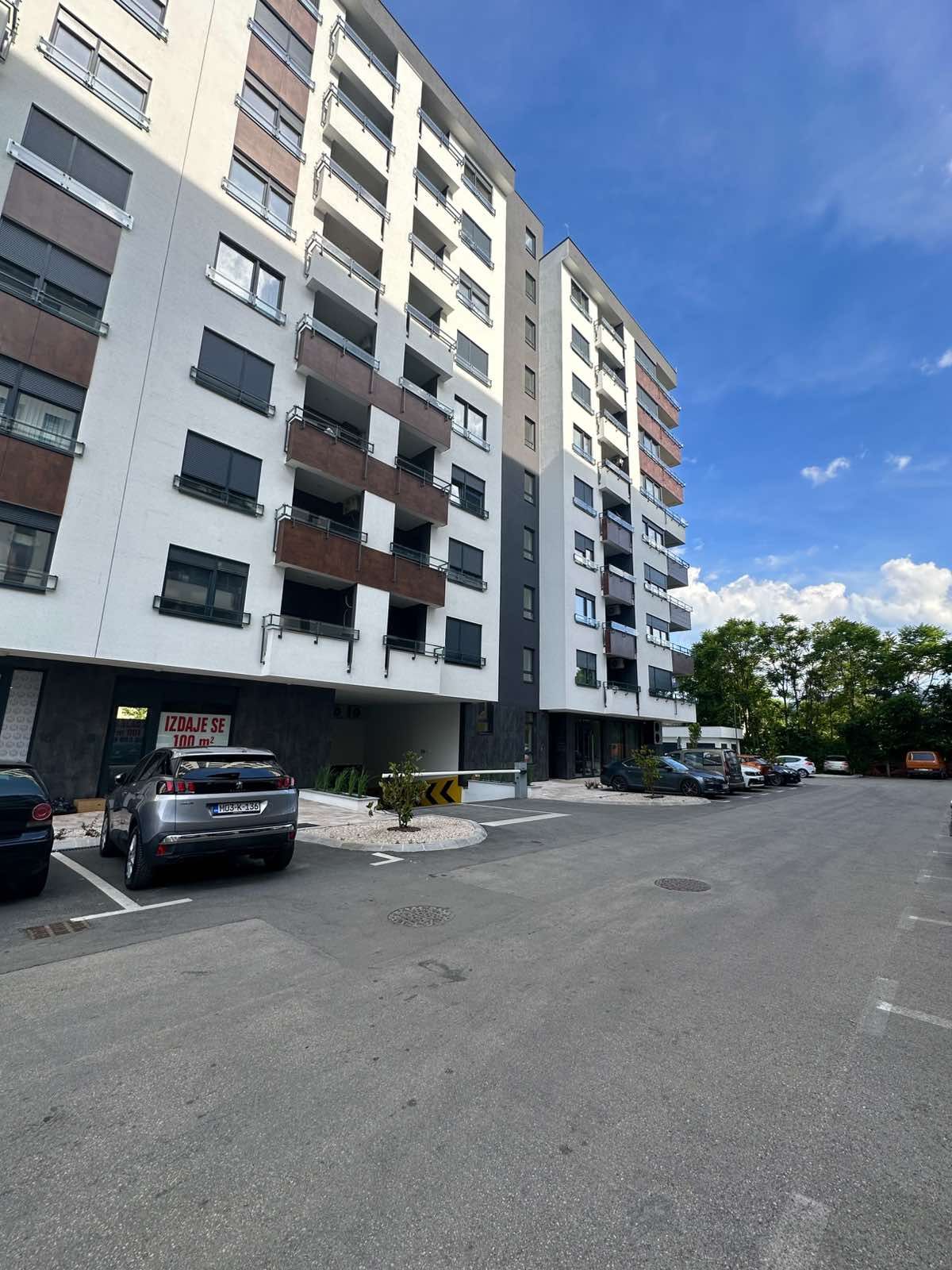 Garažno mjesto, naselje Park, preko puta TC Delta najam garaža Banja Luka - 3